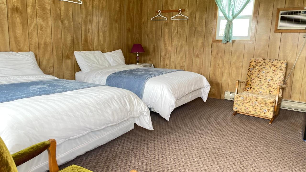 Rachel'S Motel And Cottages Surrey Екстериор снимка