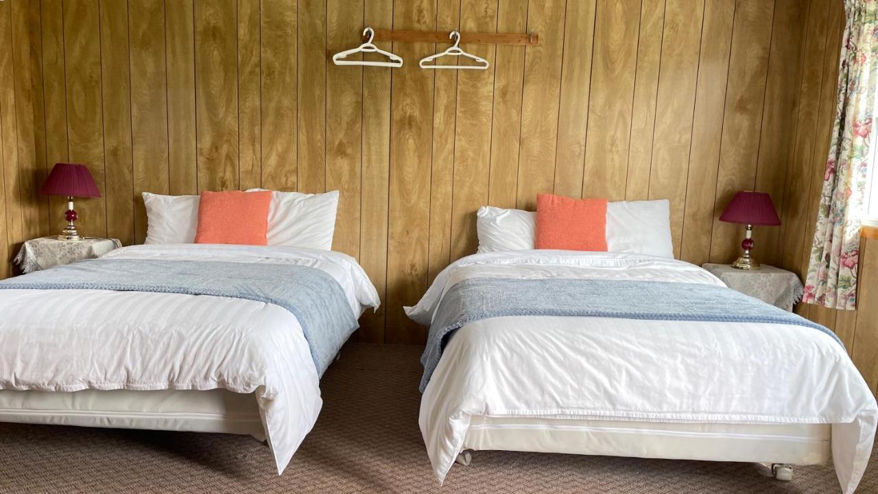 Rachel'S Motel And Cottages Surrey Екстериор снимка