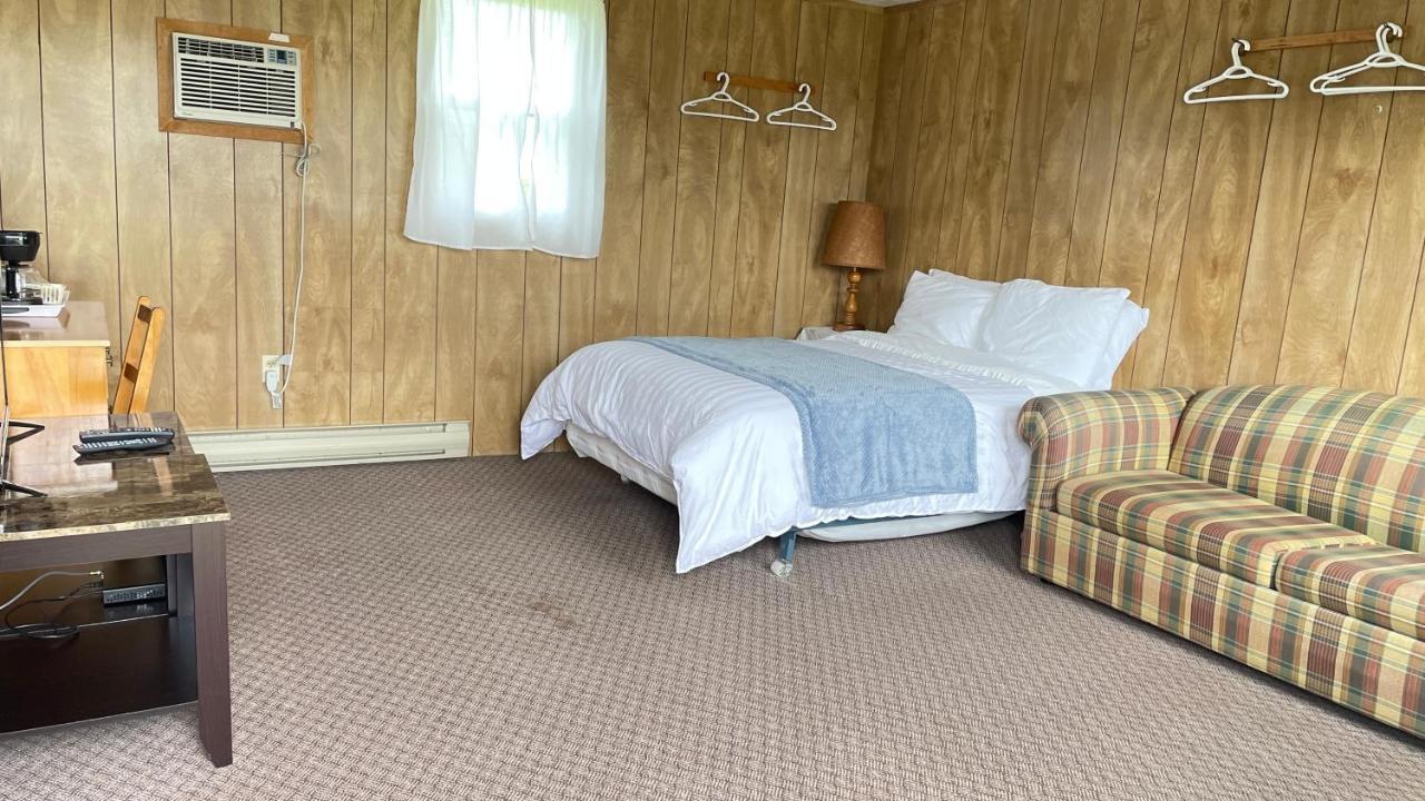 Rachel'S Motel And Cottages Surrey Екстериор снимка