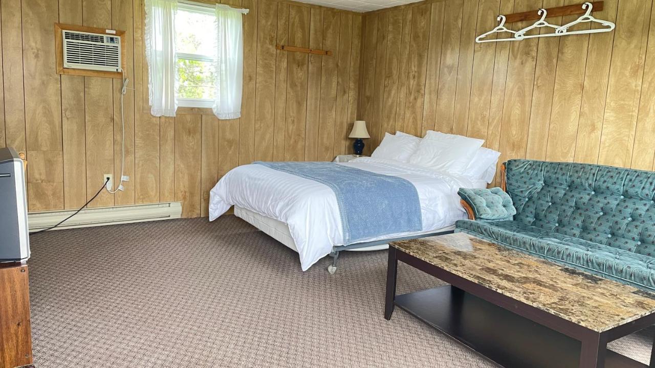 Rachel'S Motel And Cottages Surrey Екстериор снимка